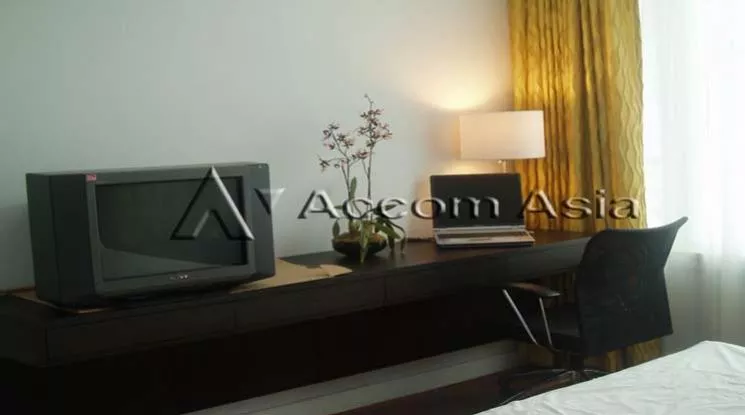  1 Bedroom  Condominium For Rent in Sukhumvit, Bangkok  near BTS Phrom Phong (1520905)